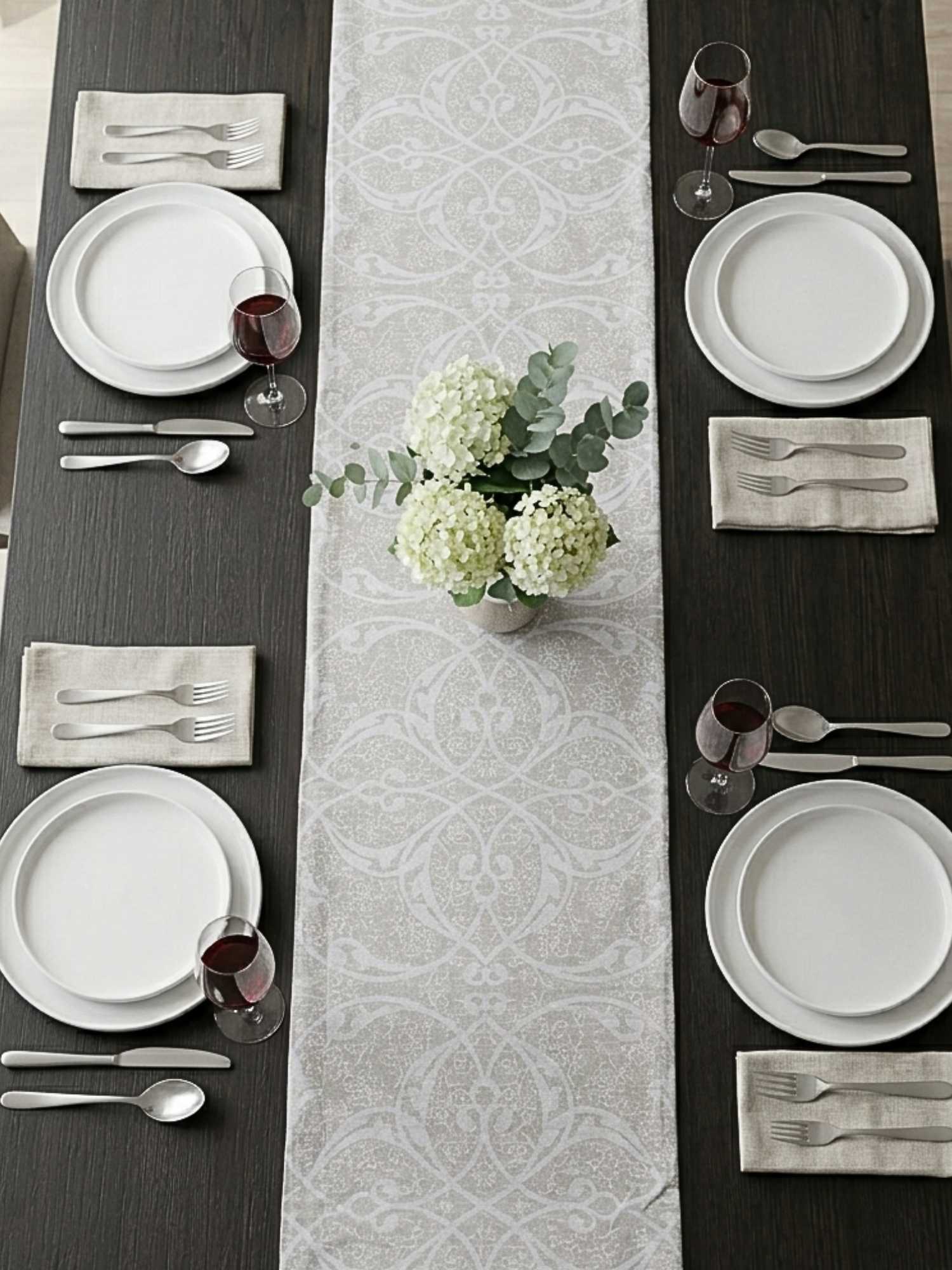 Vintage Ivory Charm Table Runner