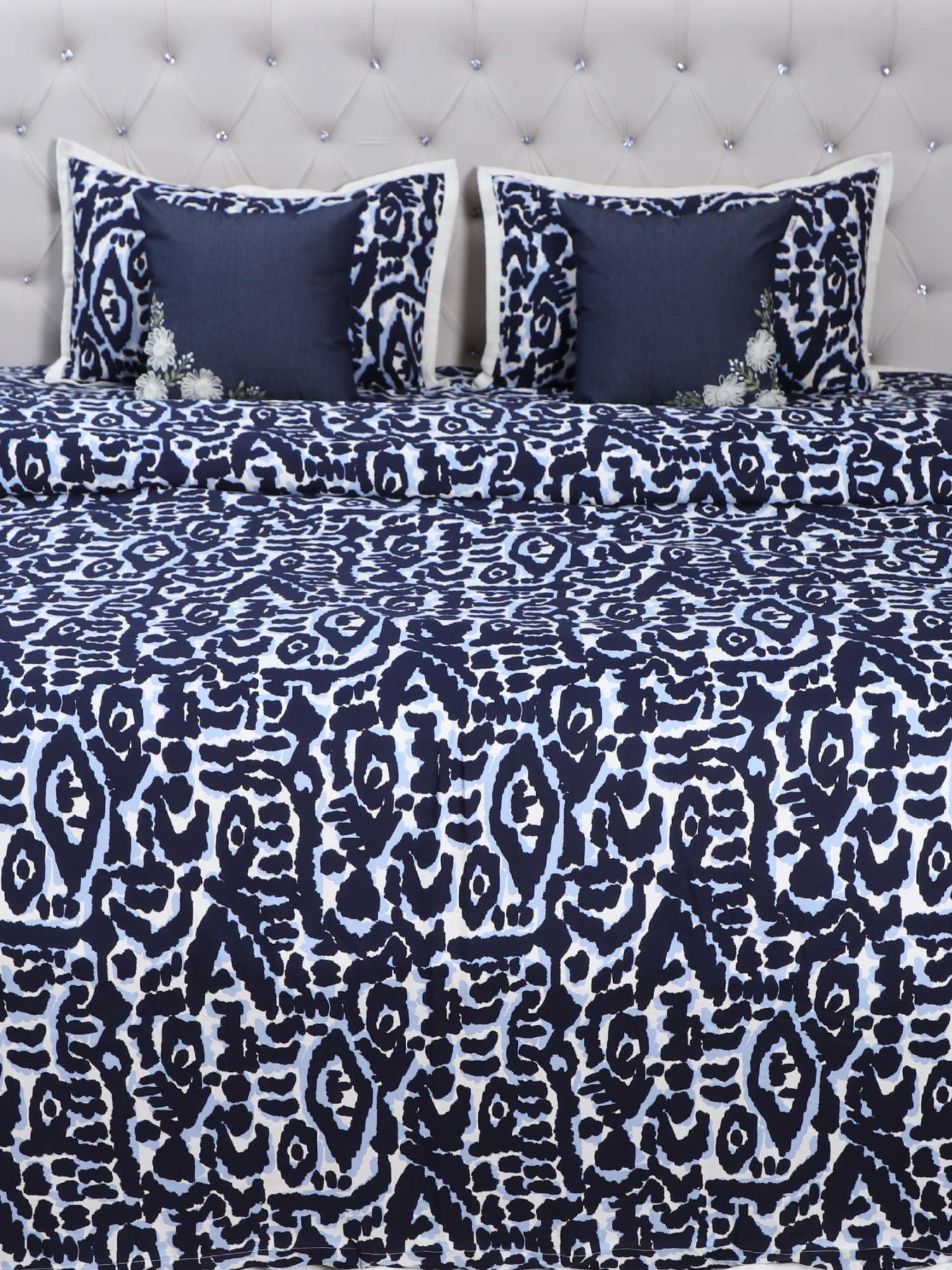 Midnight Ikat Luxe Comforter Set with Signature Cushion Accents (5-Piece Set)