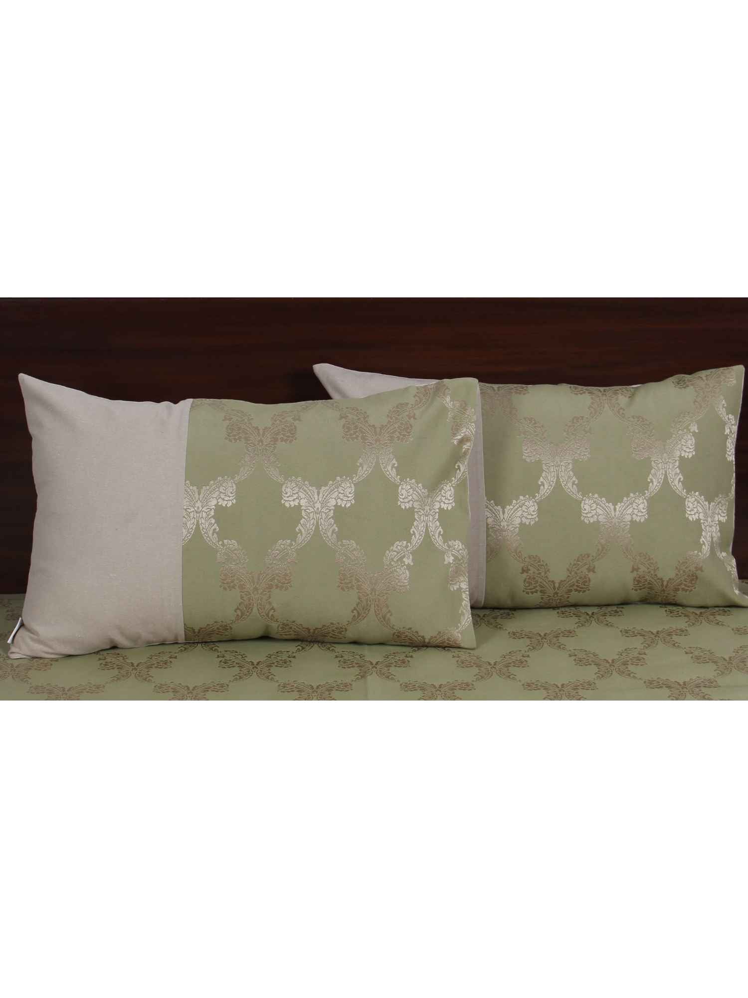 Green Ogee Jacquard Bed Cover Set with 2 Pillow Covers